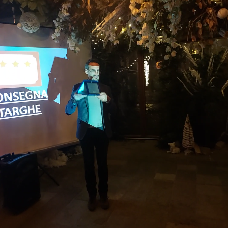 Luca Mazzotta: consegna Targa Messa T Luca Mazzotta: consegna Targa Messa T